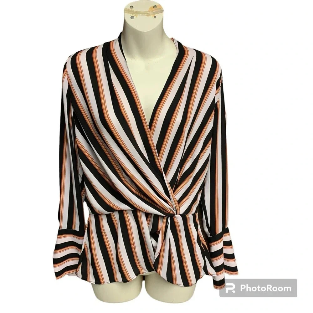 Chelsea 28 top size small fun white/black/orange striped top fun sleeves